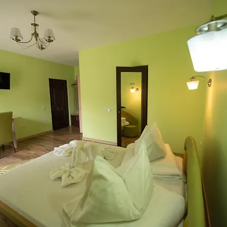 Dupa Apa La Razvan Guest house 3*
